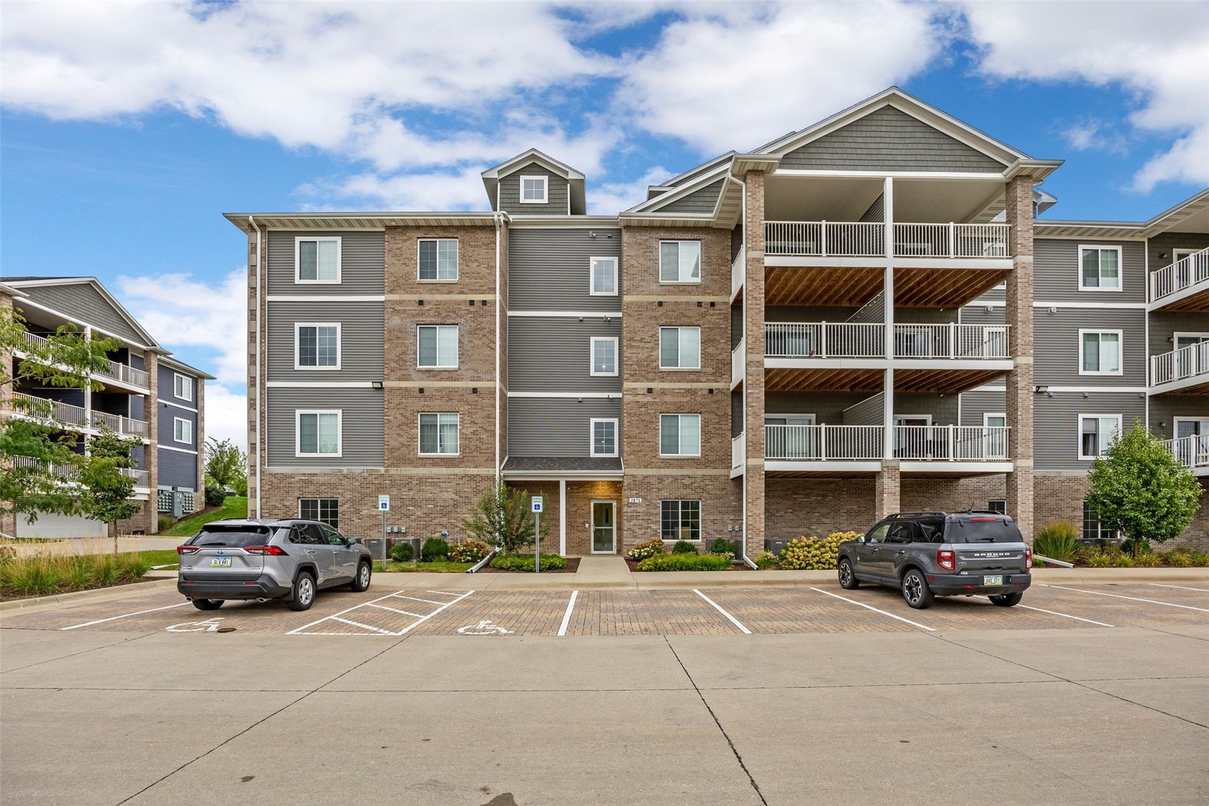 2871 Spring Rose Circle Coralville IA 52241