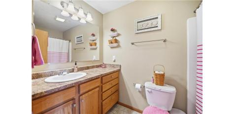 1312 Lois Lane Waterloo IA 50702