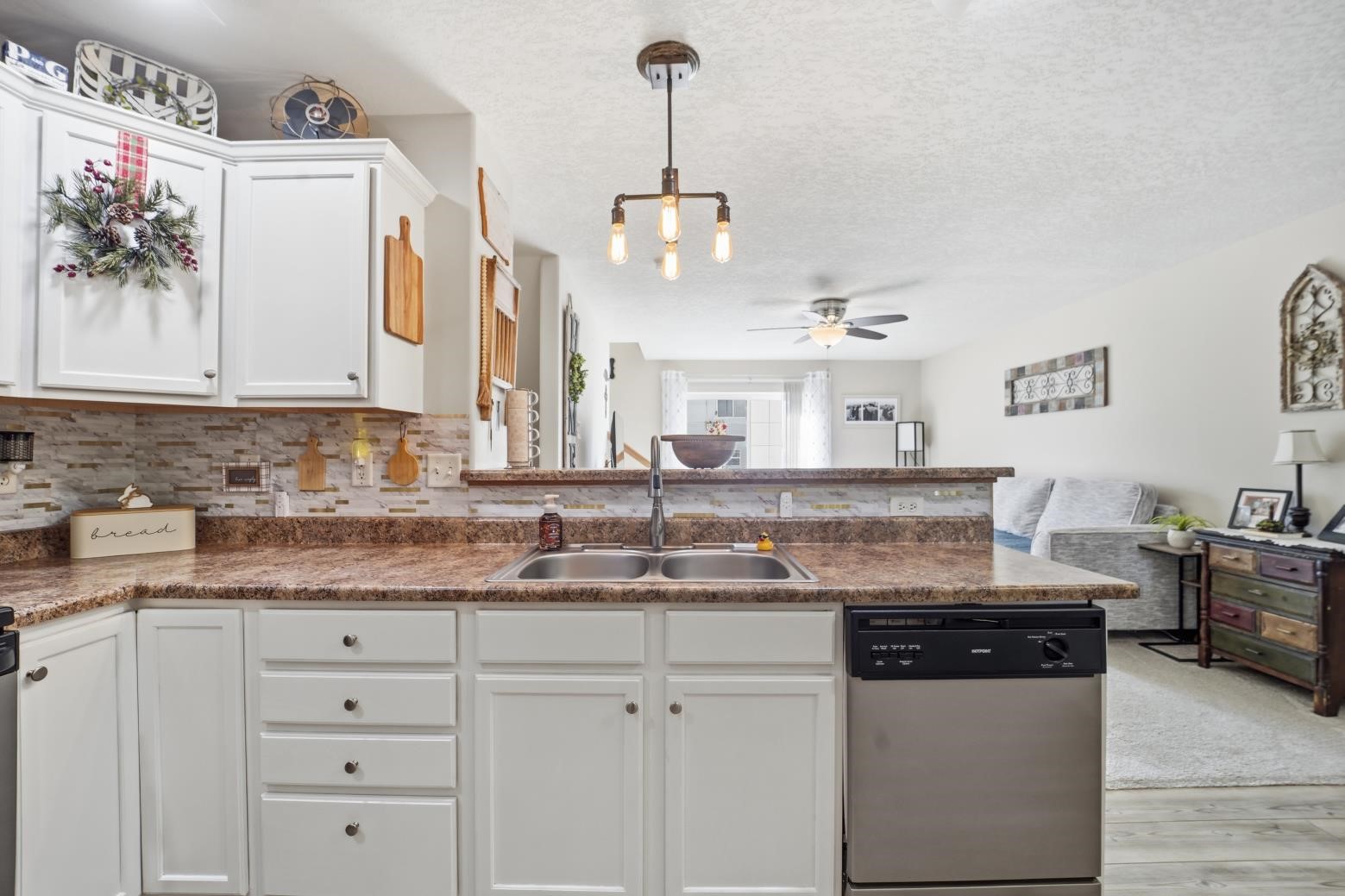 1312 Lois Lane Waterloo IA 50702