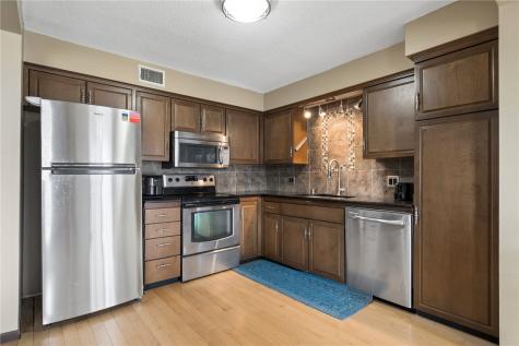 5703 Golden Ct NE #42 Cedar Rapids IA 52402