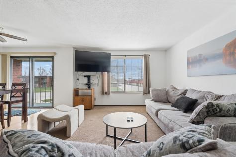 5703 Golden Ct NE #42 Cedar Rapids IA 52402