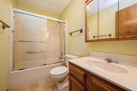 4525 Westchester Drive NE Cedar Rapids IA 52402