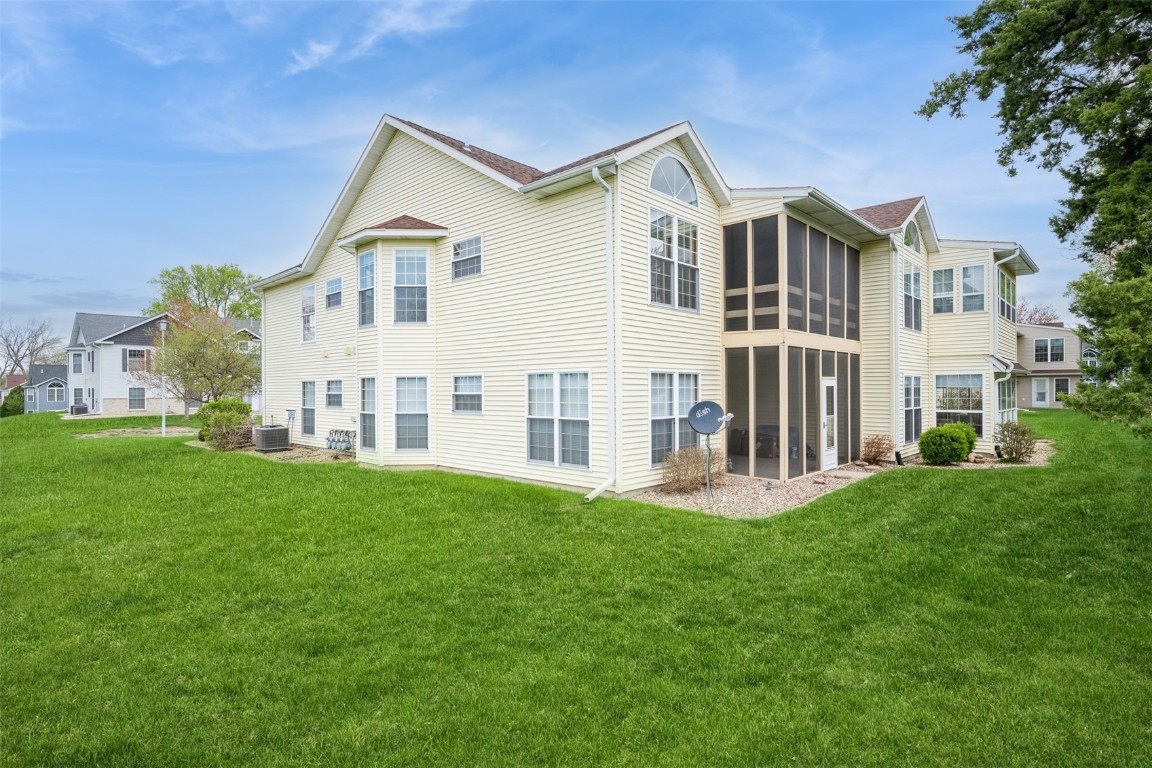 4525 Westchester Drive NE Cedar Rapids IA 52402
