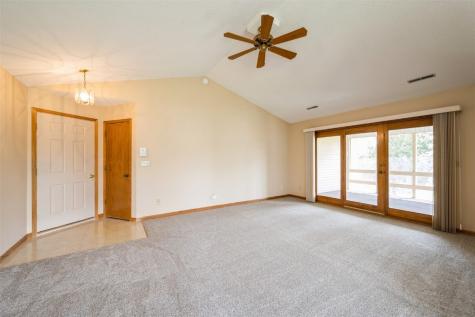 4525 Westchester Drive NE Cedar Rapids IA 52402