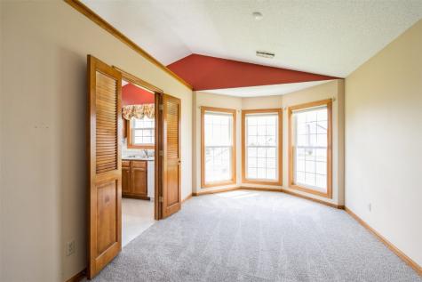 4525 Westchester Drive NE Cedar Rapids IA 52402