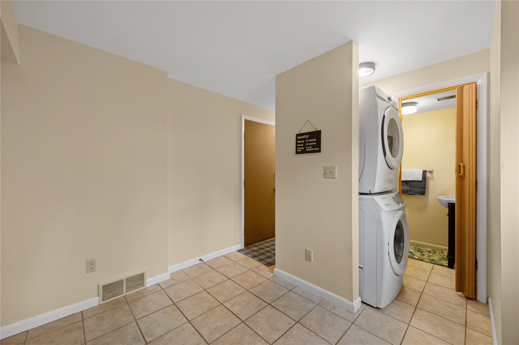 1152 Cambria Court Iowa City IA 52246