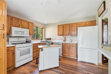 755 E Post Road SE Cedar Rapids IA 52403