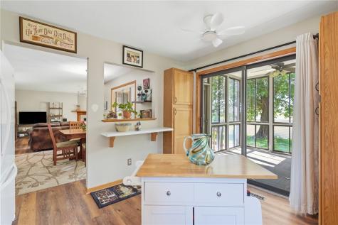 755 E Post Road SE Cedar Rapids IA 52403