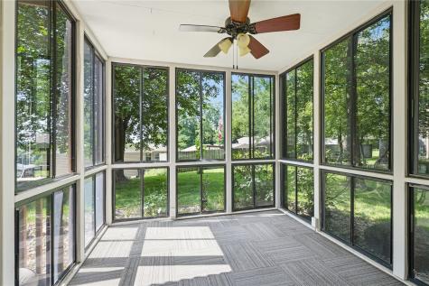 755 E Post Road SE Cedar Rapids IA 52403