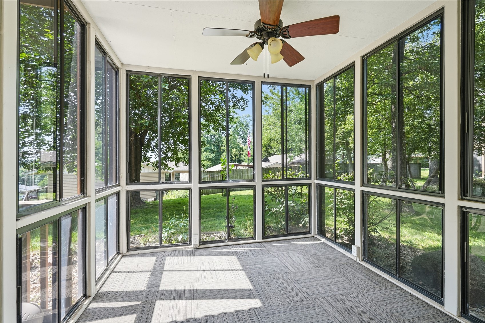 755 E Post Road SE Cedar Rapids IA 52403