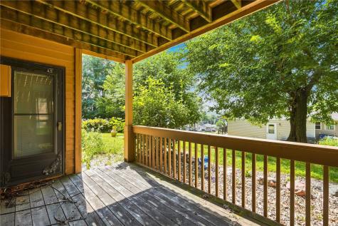 755 E Post Road SE Cedar Rapids IA 52403