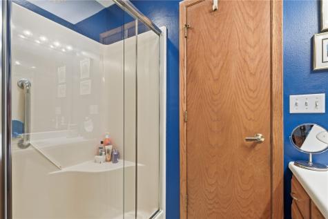755 E Post Road SE Cedar Rapids IA 52403