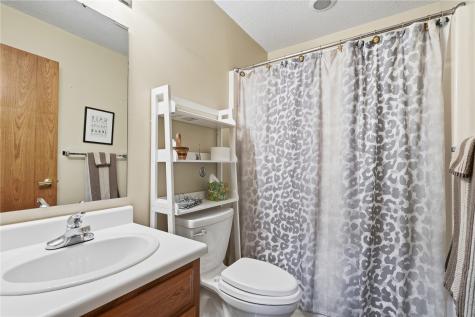 755 E Post Road SE Cedar Rapids IA 52403