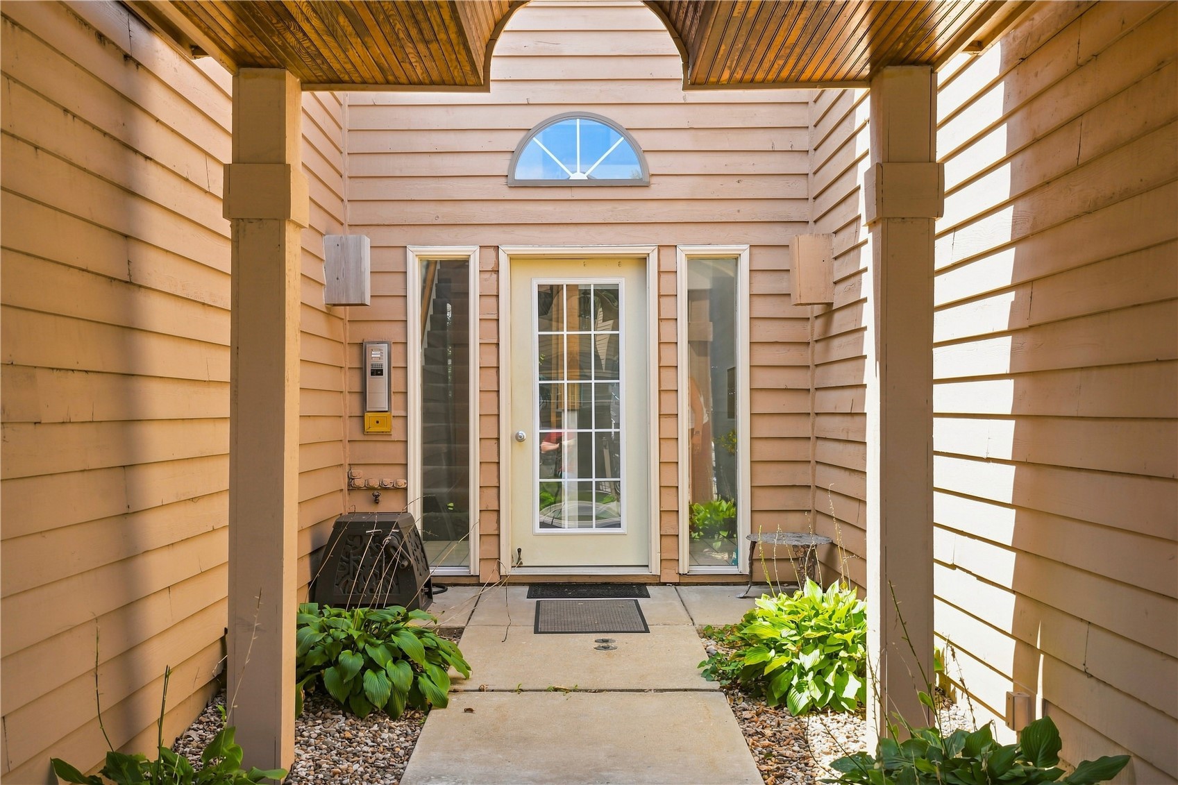 755 E Post Road SE Cedar Rapids IA 52403
