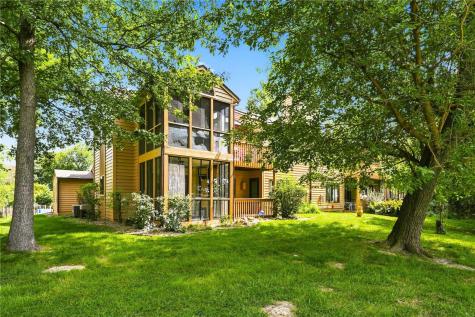 755 E Post Road SE Cedar Rapids IA 52403