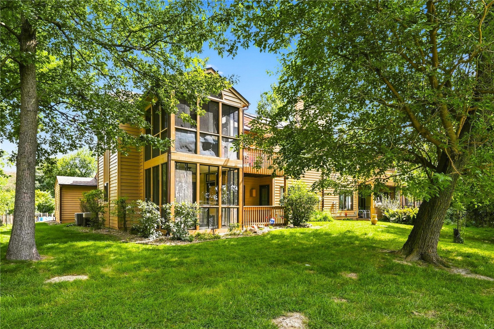 755 E Post Road SE Cedar Rapids IA 52403