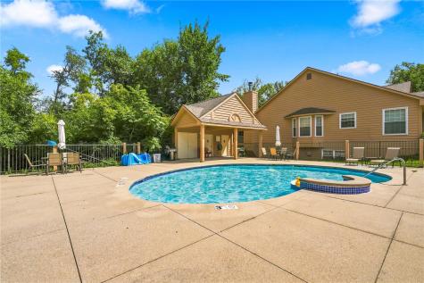 755 E Post Road SE Cedar Rapids IA 52403