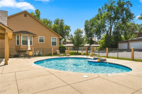755 E Post Road SE Cedar Rapids IA 52403