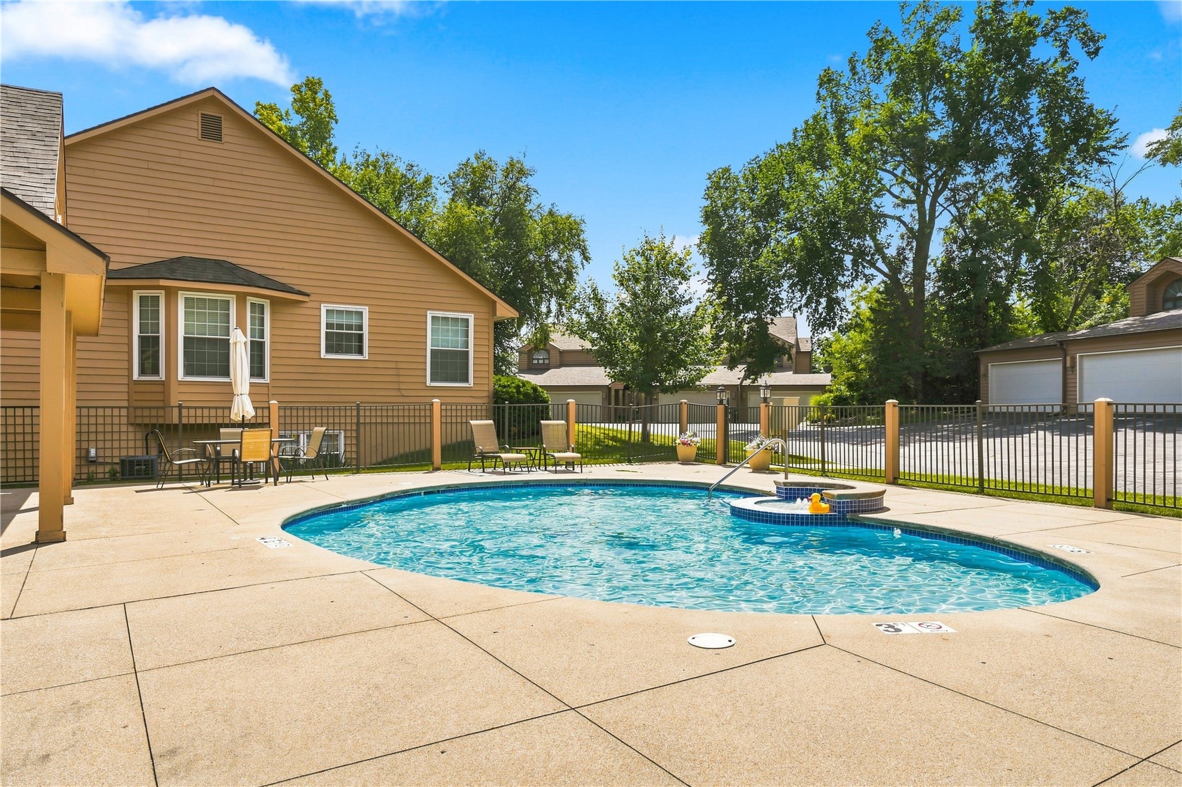 755 E Post Road SE Cedar Rapids IA 52403