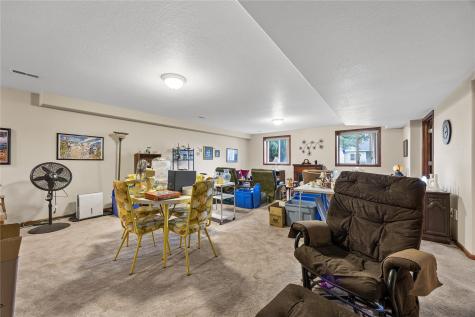 319 13th Avenue SW Mt Vernon IA 52314