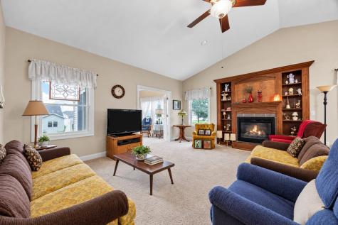 319 13th Avenue SW Mt Vernon IA 52314