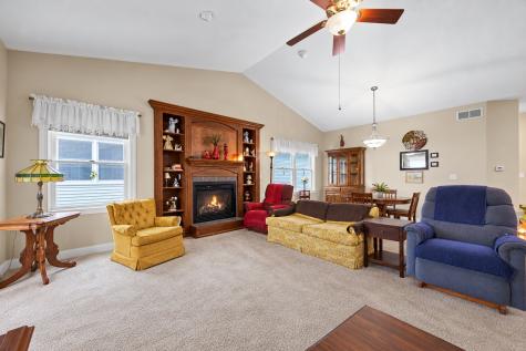 319 13th Avenue SW Mt Vernon IA 52314