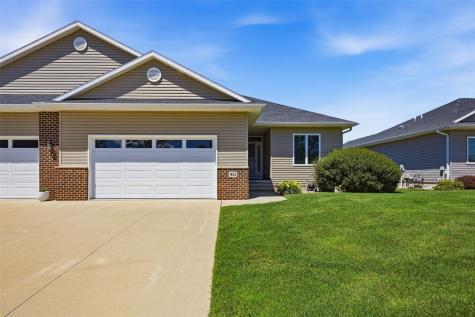 912 NE Dorchester Place NE Cedar Rapids IA 52402