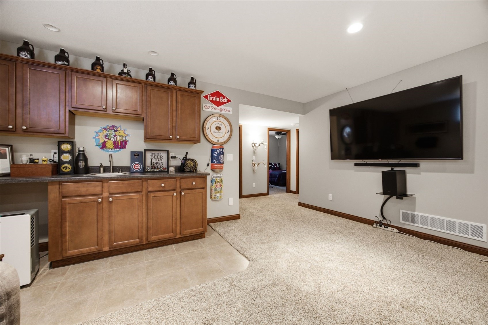 912 NE Dorchester Place NE Cedar Rapids IA 52402