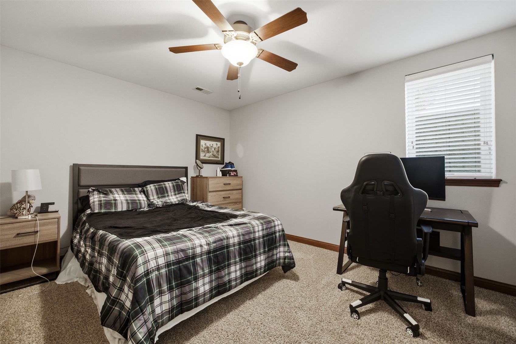 912 NE Dorchester Place NE Cedar Rapids IA 52402