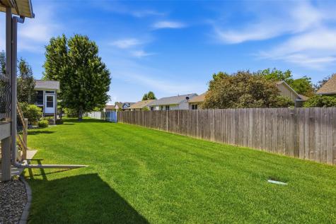 912 NE Dorchester Place NE Cedar Rapids IA 52402