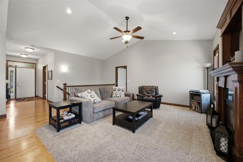 912 NE Dorchester Place NE Cedar Rapids IA 52402