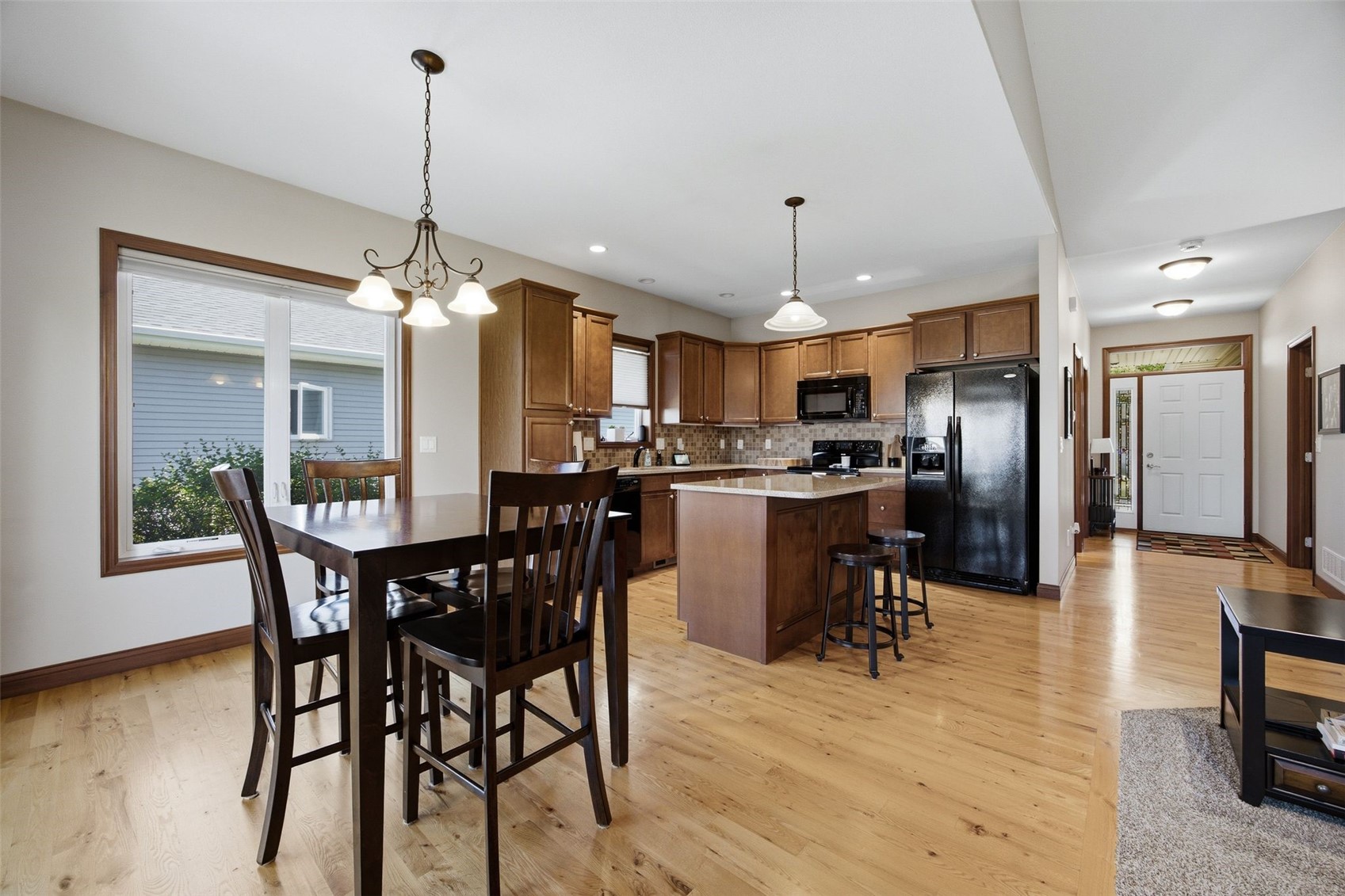 912 NE Dorchester Place NE Cedar Rapids IA 52402