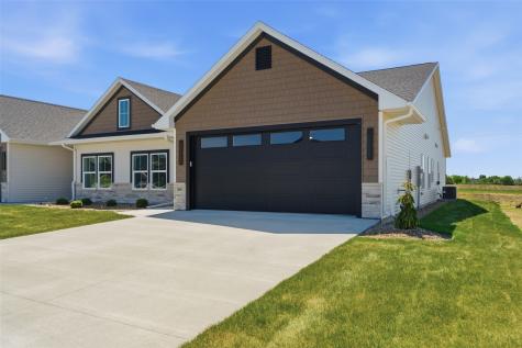 305 Dutch Drive Robins IA 52328