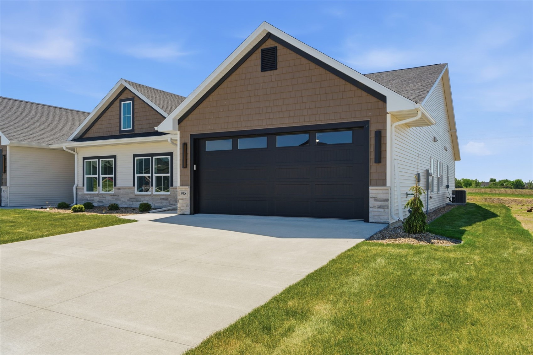 305 Dutch Drive Robins IA 52328