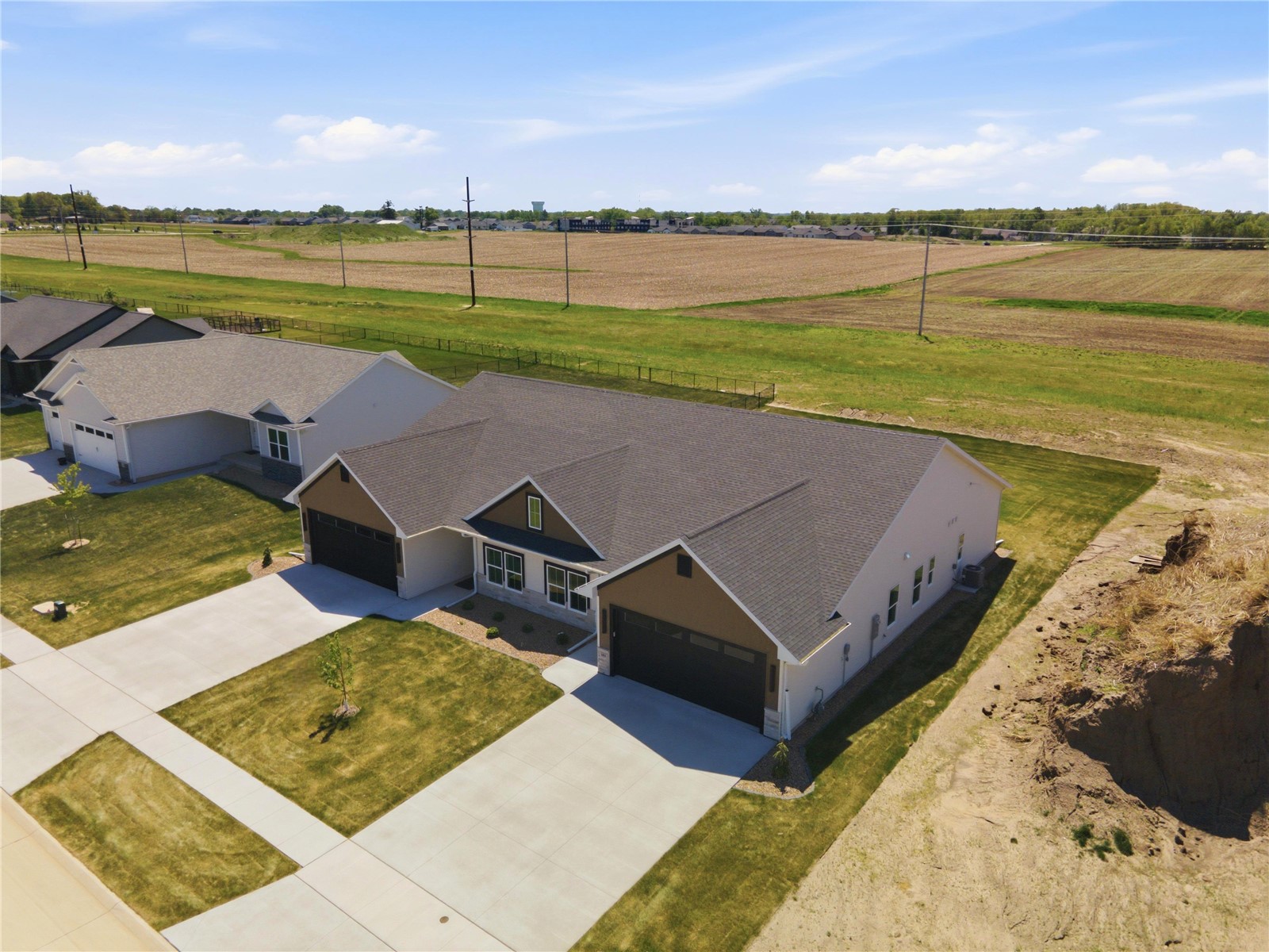 305 Dutch Drive Robins IA 52328