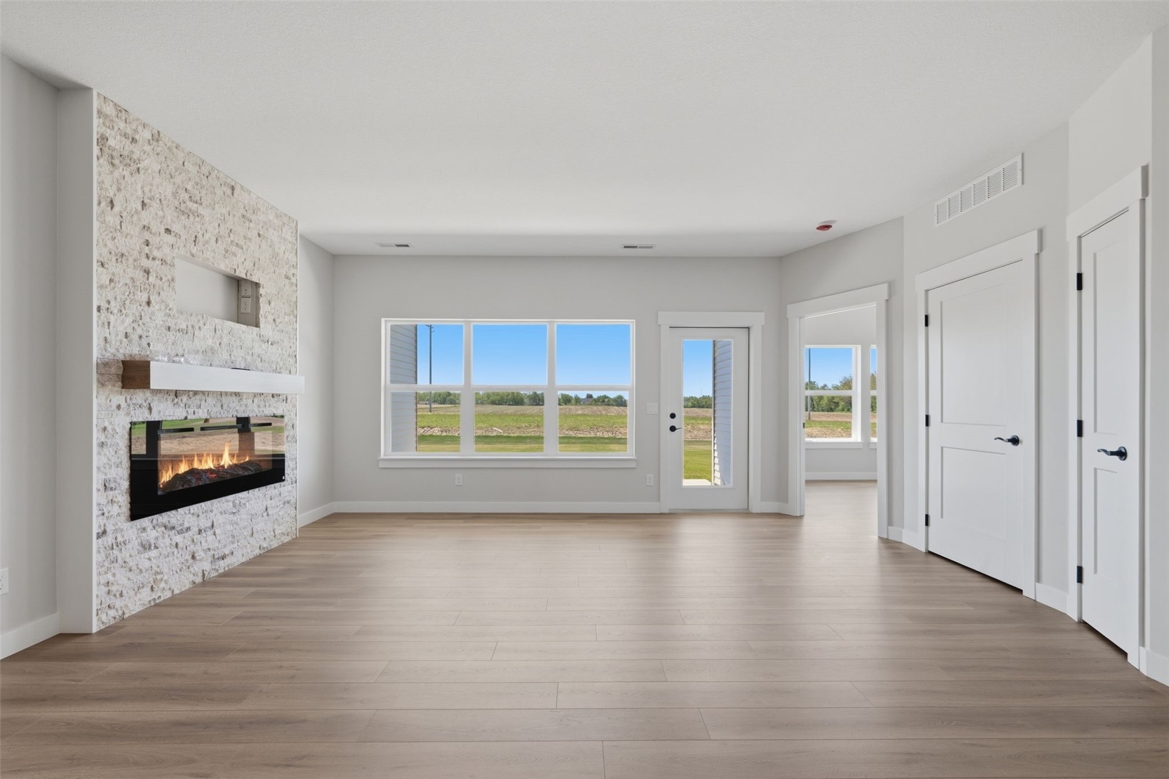 305 Dutch Drive Robins IA 52328