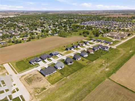 305 Dutch Drive Robins IA 52328