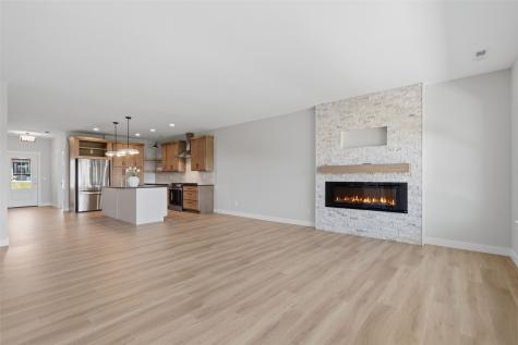 305 Dutch Drive Robins IA 52328