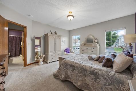 4761 Westchester Drive NE Cedar Rapids IA 52402