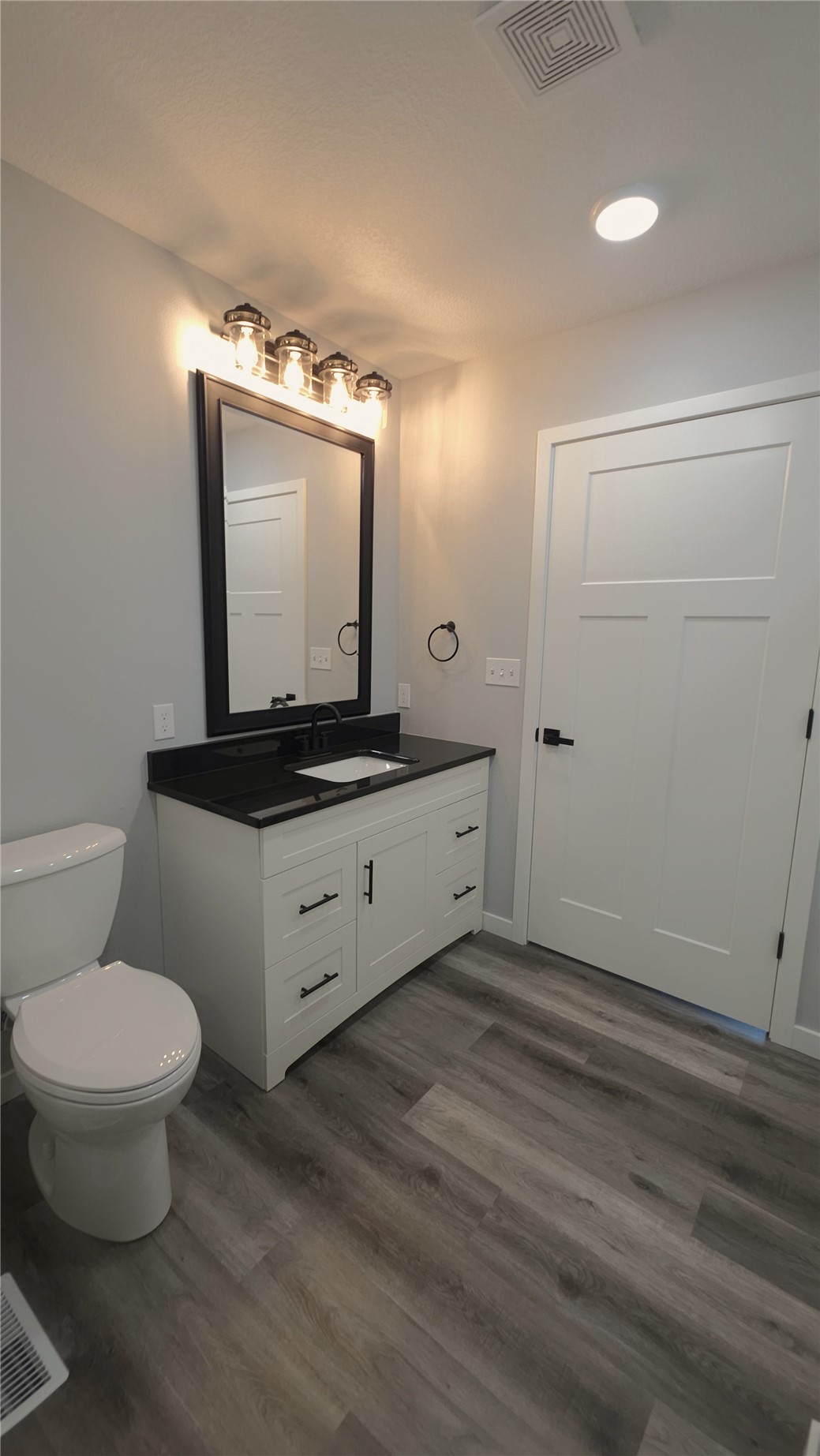 1413 13th Avenue Belle Plaine IA 52208