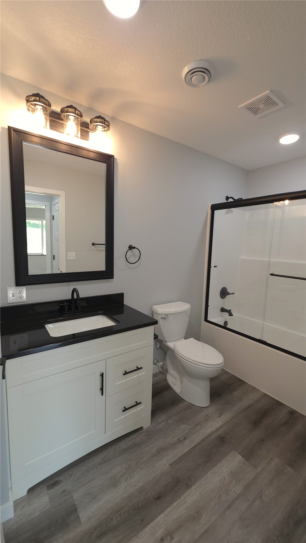 1413 13th Avenue Belle Plaine IA 52208