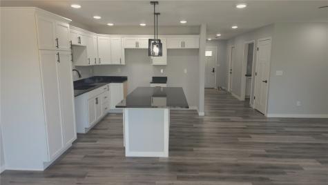 1413 13th Avenue Belle Plaine IA 52208