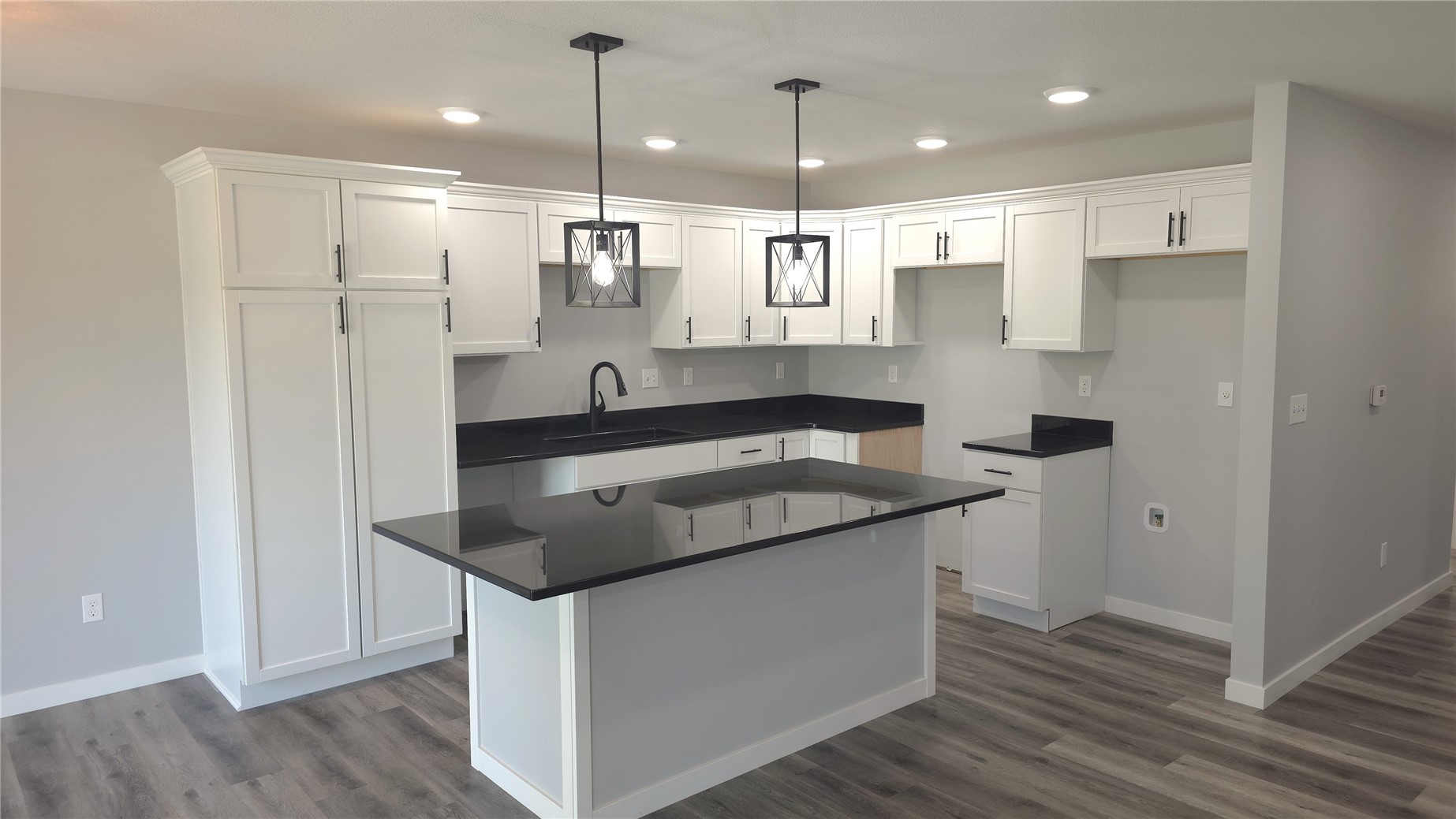 1413 13th Avenue Belle Plaine IA 52208