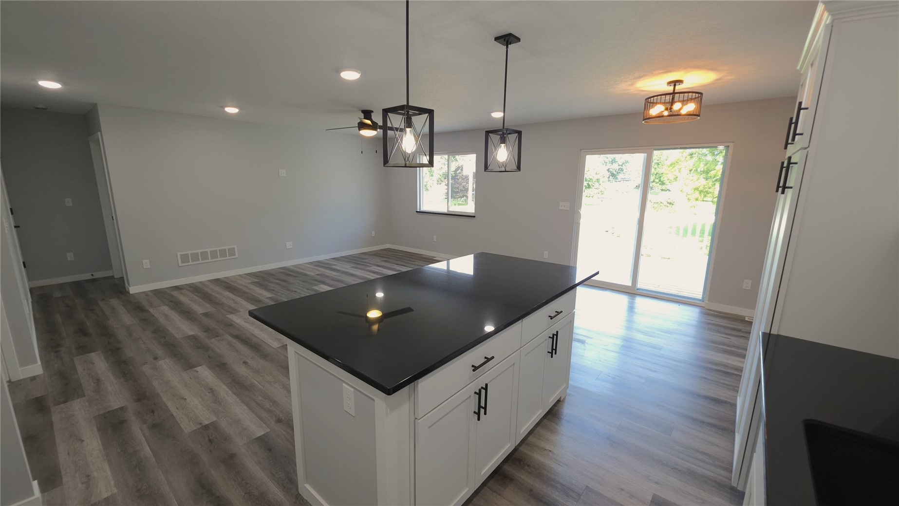 1413 13th Avenue Belle Plaine IA 52208