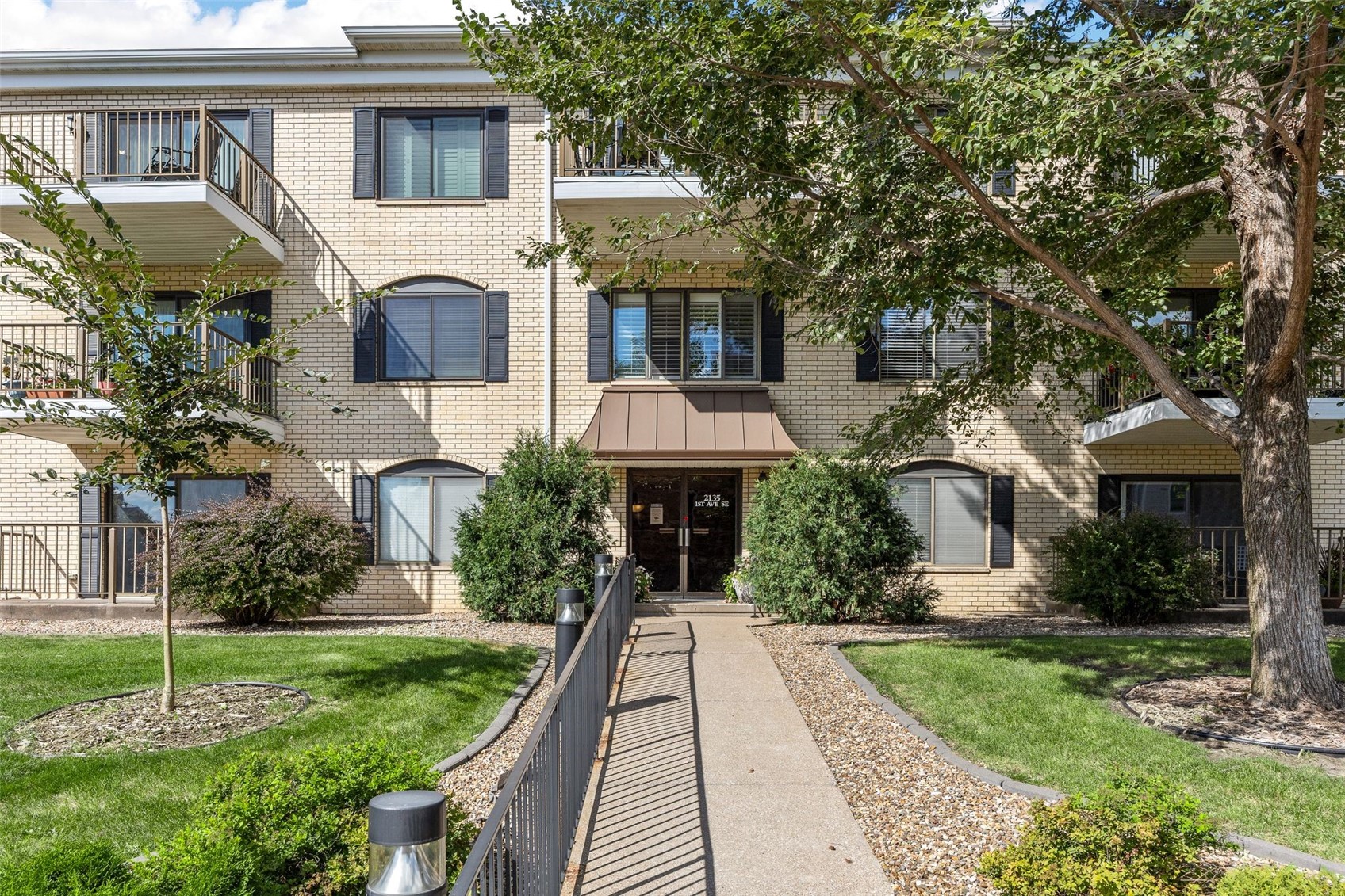 2135 1st Avenue SE Cedar Rapids IA 52403