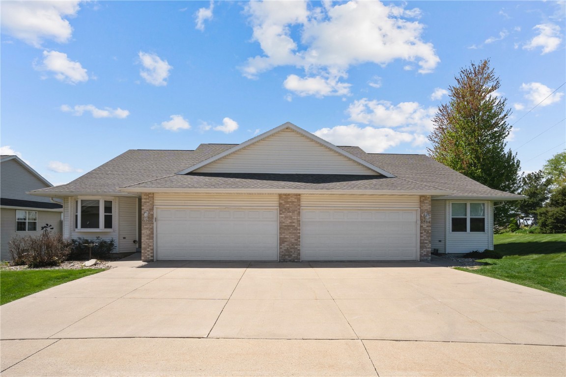 6706 Waterview Drive Cedar Rapids IA 52404