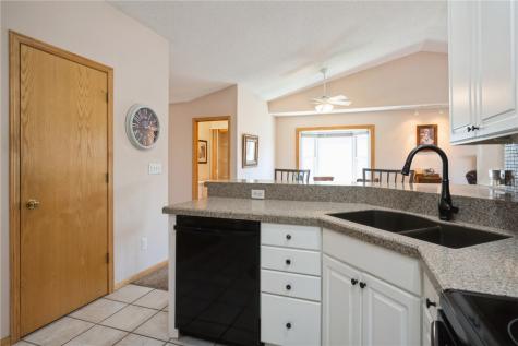 6706 Waterview Drive Cedar Rapids IA 52404