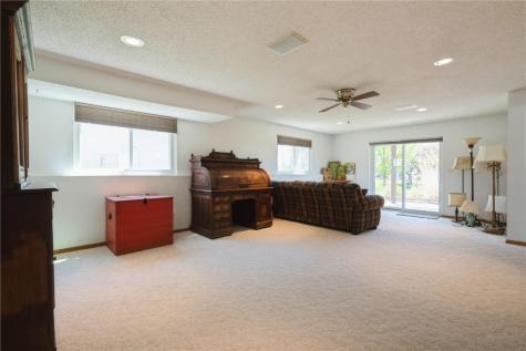 6706 Waterview Drive Cedar Rapids IA 52404