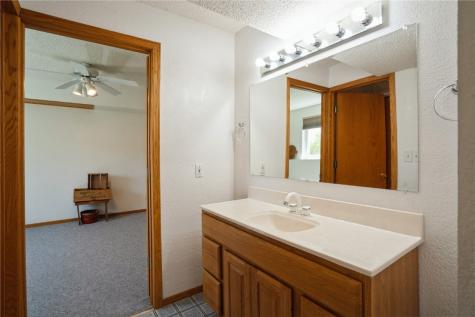 6706 Waterview Drive Cedar Rapids IA 52404