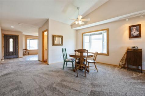 6706 Waterview Drive Cedar Rapids IA 52404